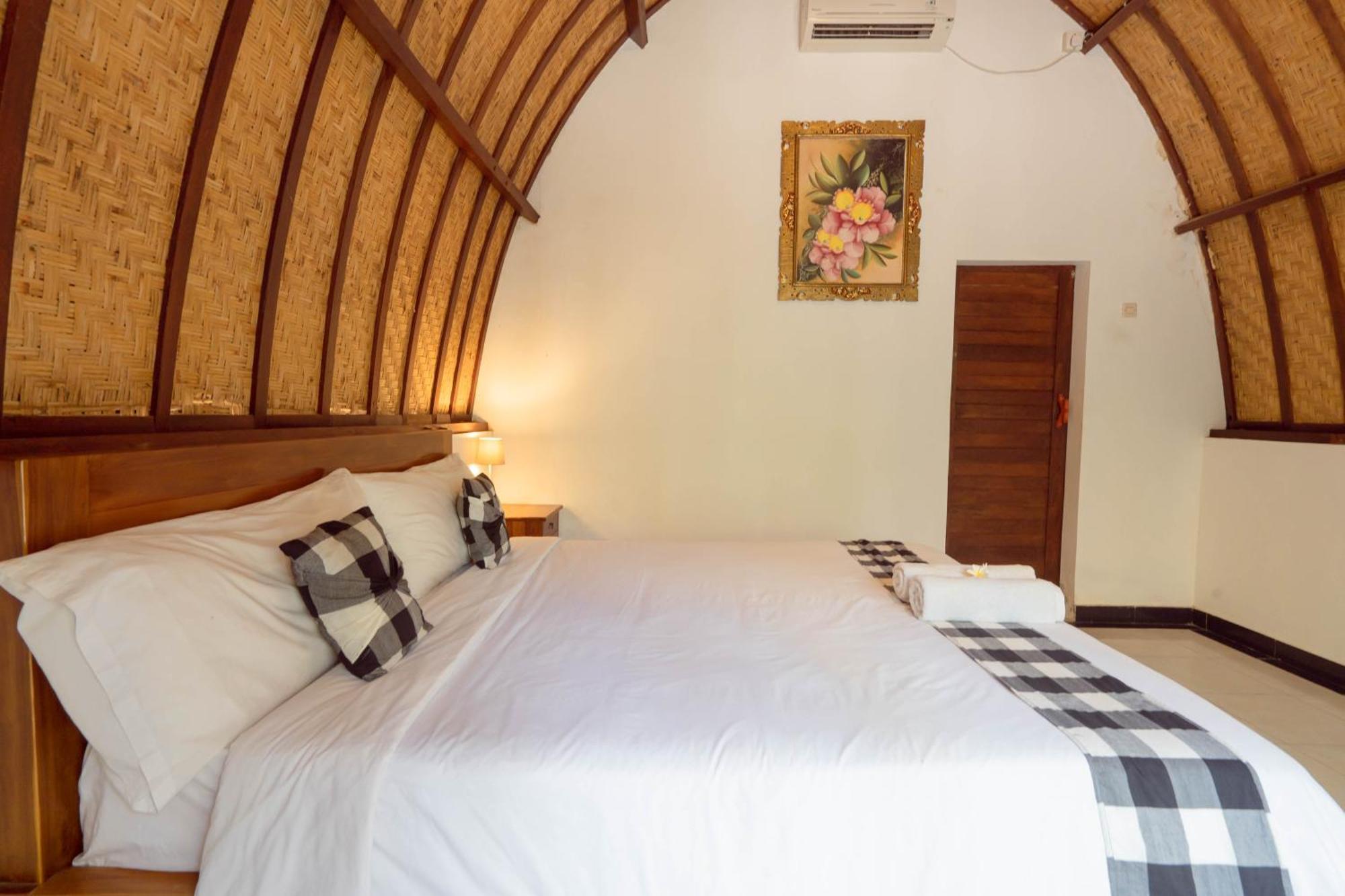 Ratu Cottage By Ourstory Travels Batununggul Ngoại thất bức ảnh