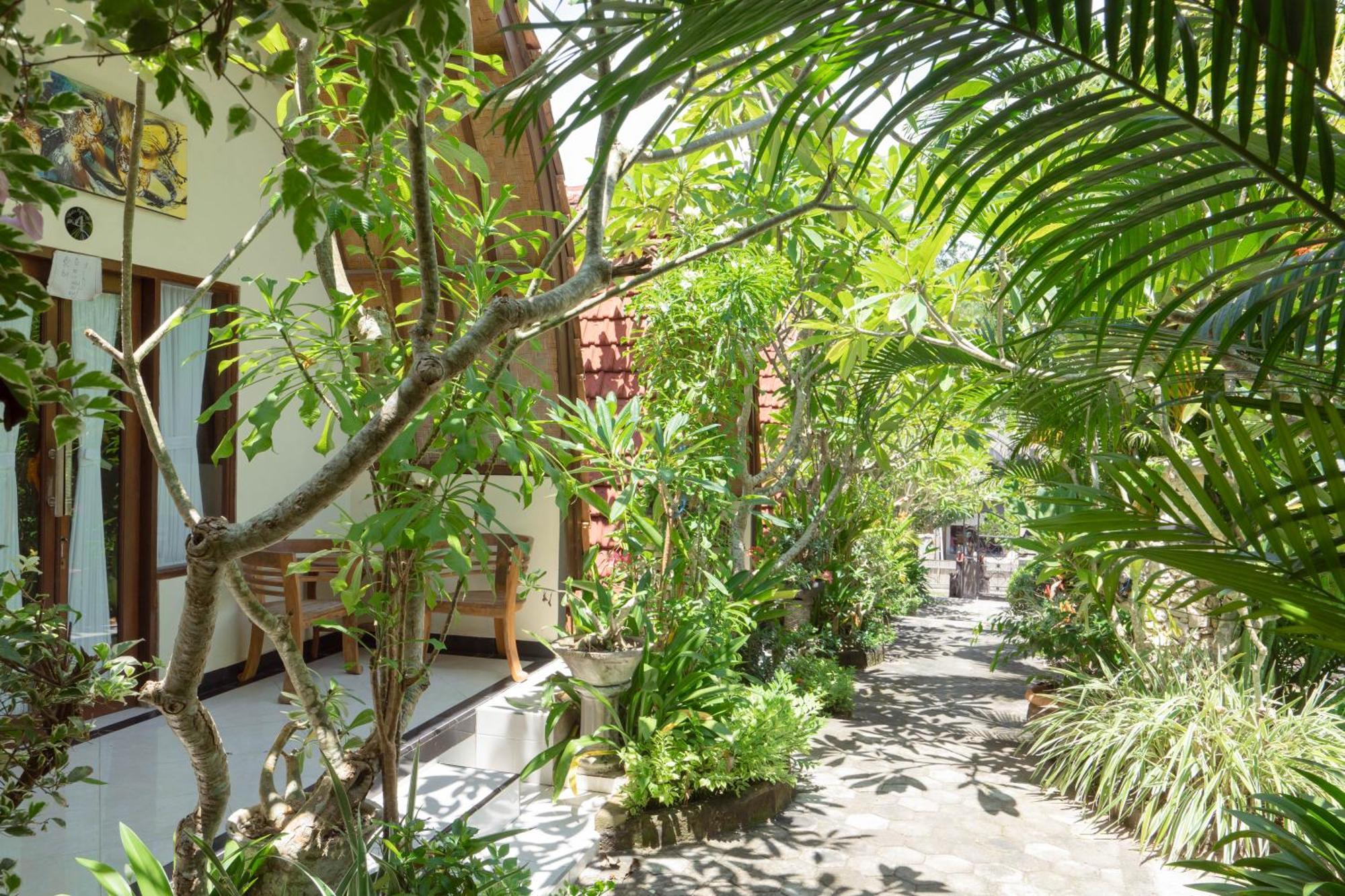 Ratu Cottage By Ourstory Travels Batununggul Ngoại thất bức ảnh